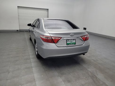 Used 2015 Toyota Camry LE image 5