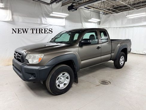 Used 2015 Toyota Tacoma 4x4 Access Cab image 1