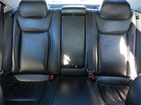 Used 2017 Chrysler 300 Limited image 14