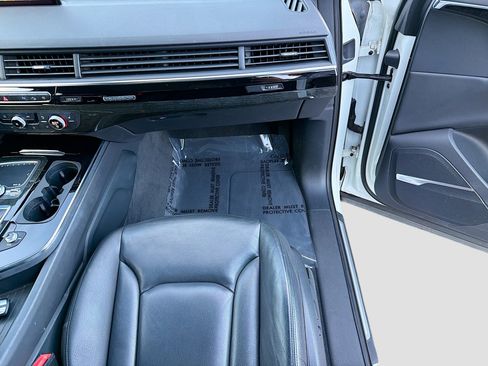 Used 2019 Audi Q7 3.0T Premium Plus image 17