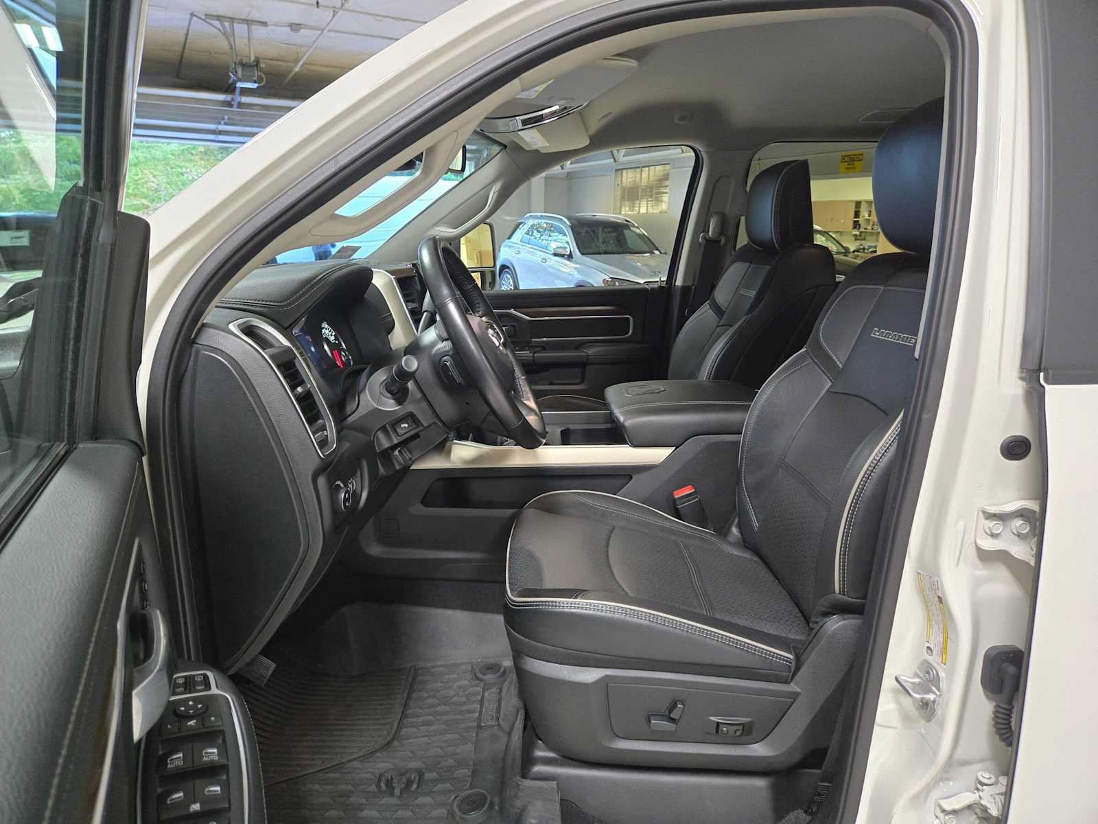 Used 2024 RAM 3500 Laramie w/ Towing Technology Group AWD/4WD image 20