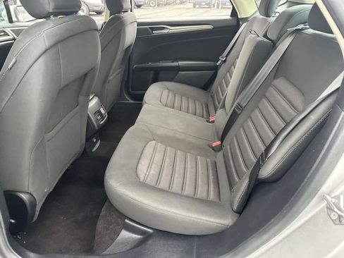 Used 2019 Ford Fusion SE image 30