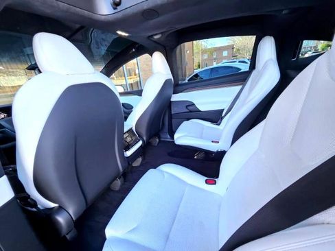 Used 2023 Tesla Model X image 59