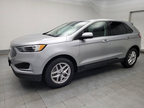 Used 2023 Ford Edge SEL image 2