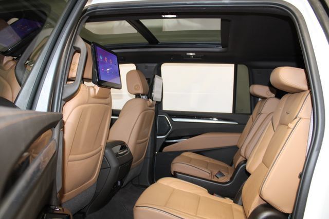 Used 2025 Cadillac Escalade ESV Premium Luxury w/ Touring Package AWD/4WD image 8