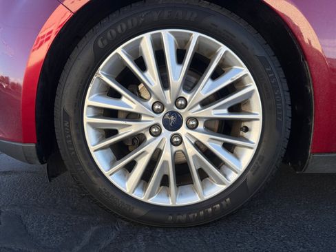 Used 2015 Ford Focus Titanium w/ Titanium Technology Package FWD image 29