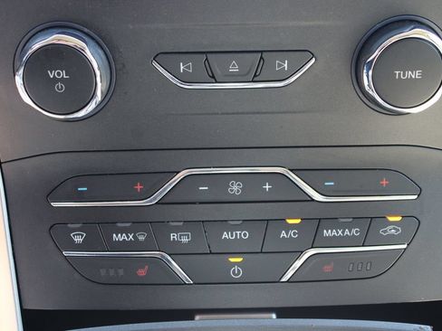 Used 2017 Ford Edge SEL w/ Equipment Group 201A FWD image 29