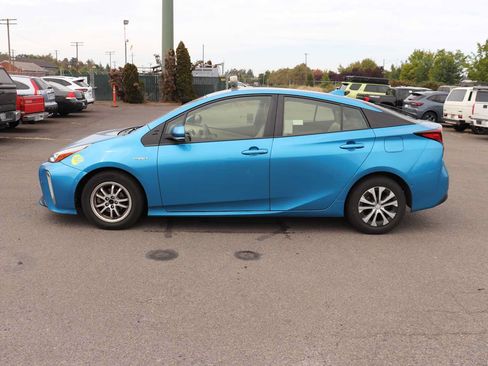 Used 2021 Toyota Prius XLE w/ Carpet Mat Package (TMS) AWD/4WD image 8