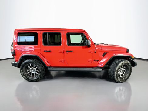 Used 2021 Jeep Wrangler Unlimited Sahara AWD/4WD image 8