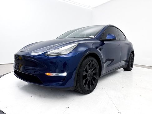 Used 2021 Tesla Model Y Long Range AWD/4WD image 27