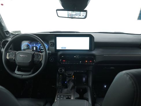 Used 2025 Toyota Land Cruiser image 13