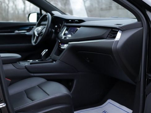 Used 2025 Cadillac XT5 Premium Luxury image 32