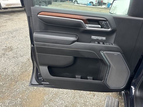 Used 2024 GMC Sierra 1500 Denali image 18