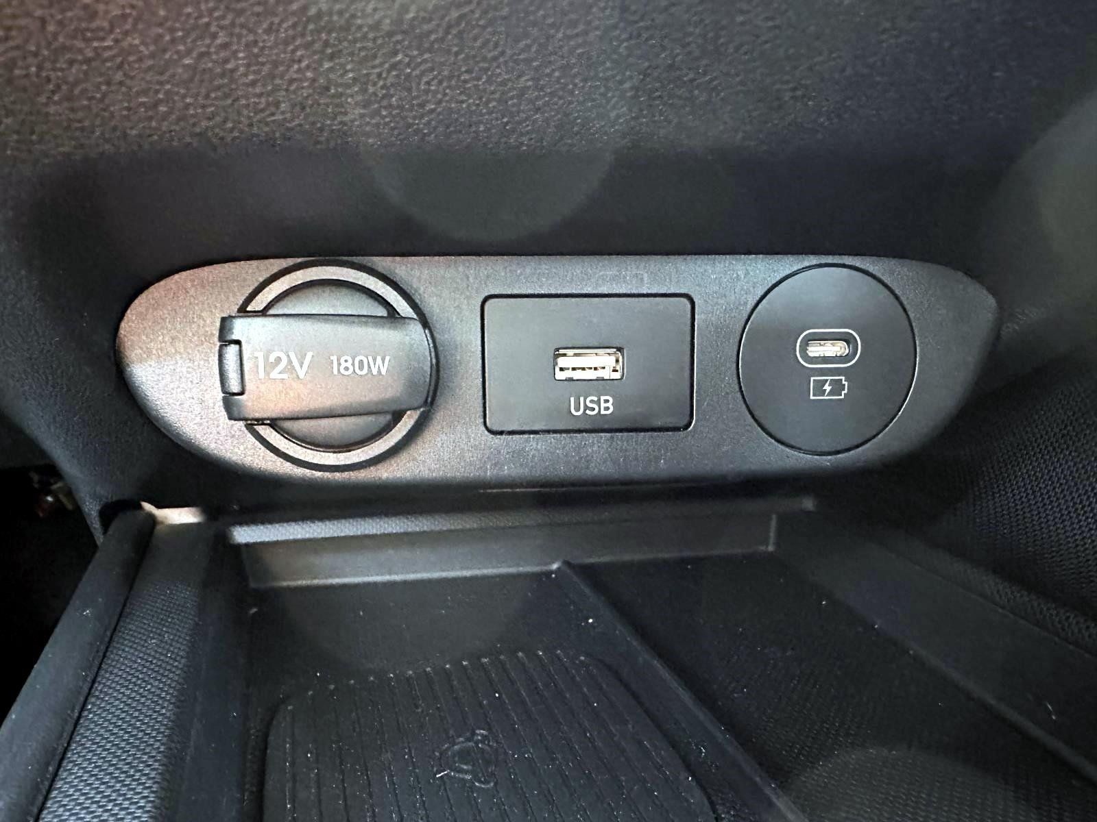 Used 2025 Hyundai Elantra Sport FWD image 25