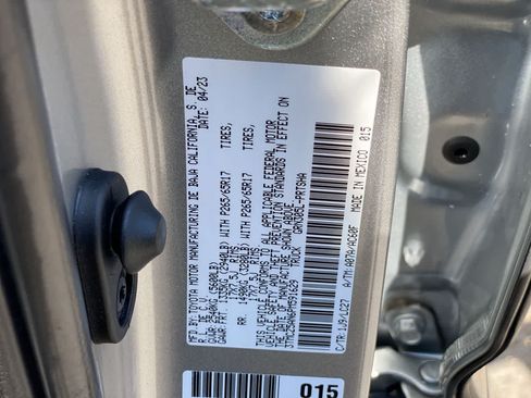 Used 2023 Toyota Tacoma TRD Sport w/ TRD Premium Sport Package AWD/4WD image 29