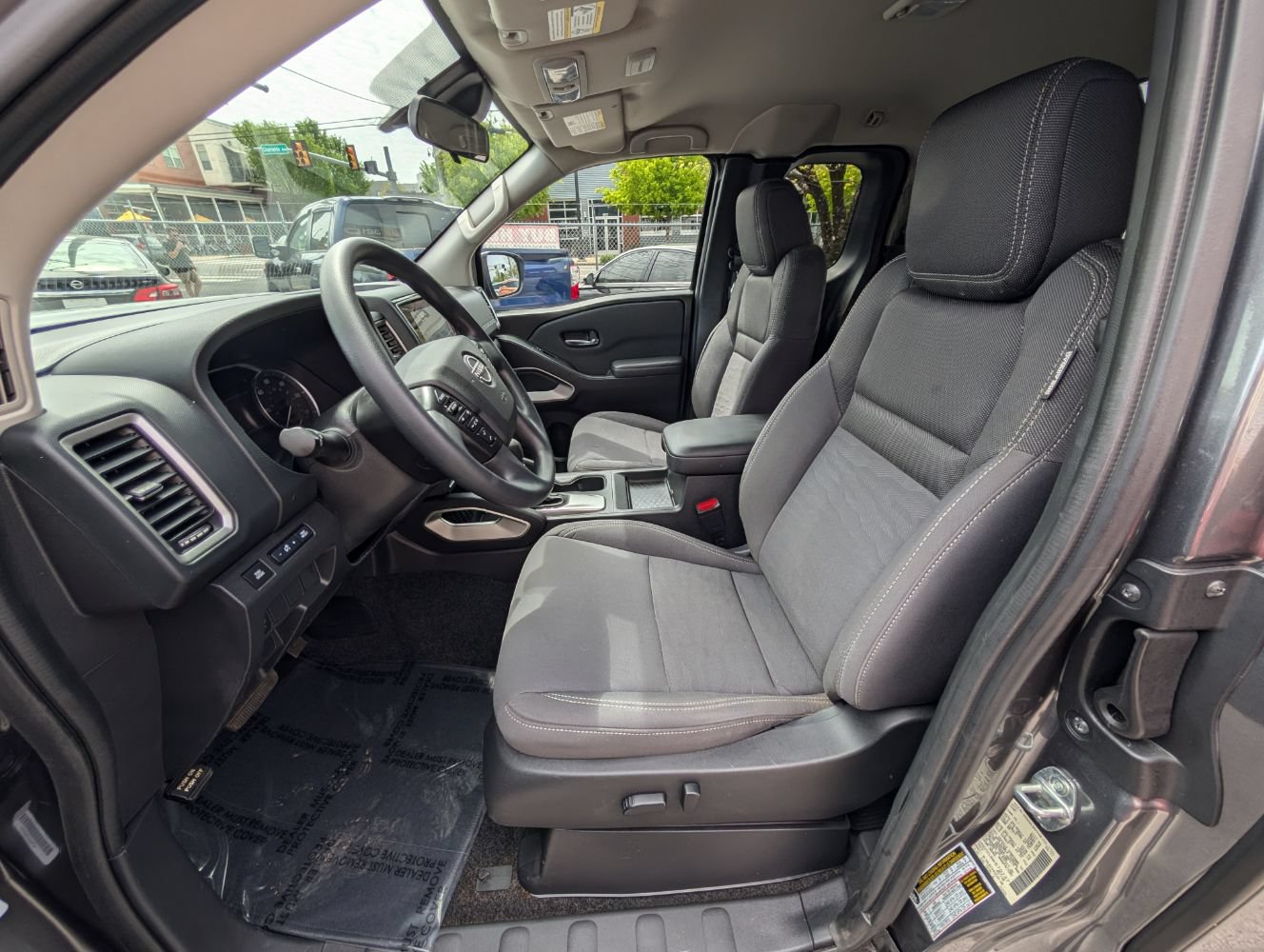 Used 2022 Nissan Frontier SV w/ Technology Package RWD image 15