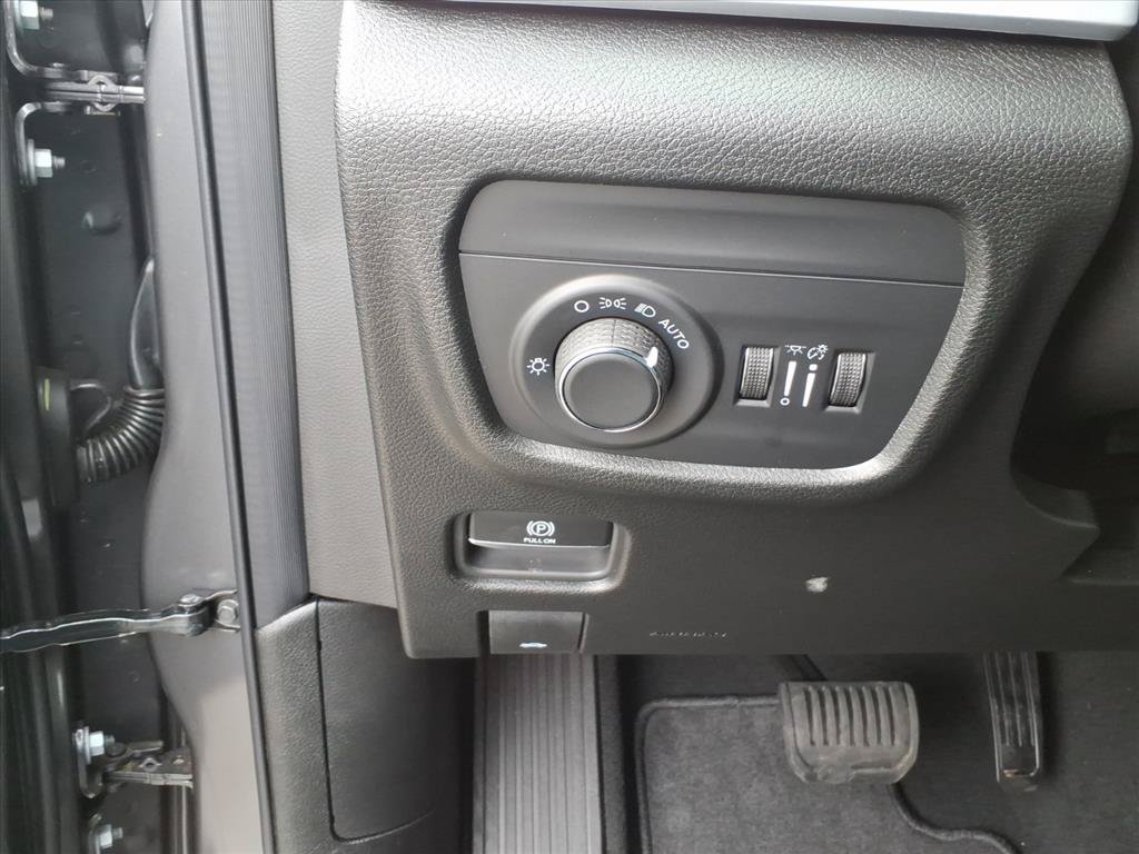 New 2026 Jeep Grand Cherokee Altitude AWD/4WD image 19