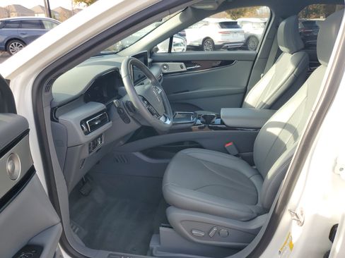 Certified 2022 Lincoln Nautilus Reserve w/ Equipment Group 202A image 12