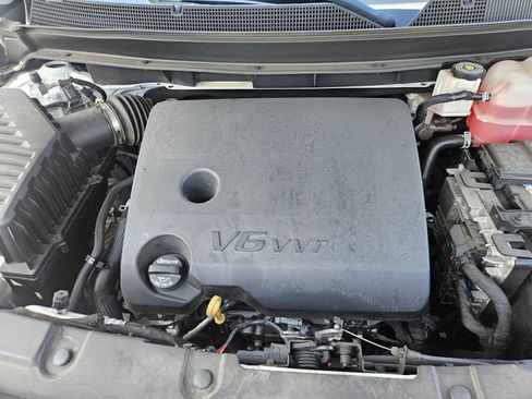 Used 2021 Chevrolet Traverse LT FWD image 22