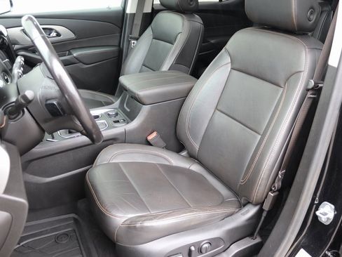 Used 2020 Chevrolet Traverse RS image 5