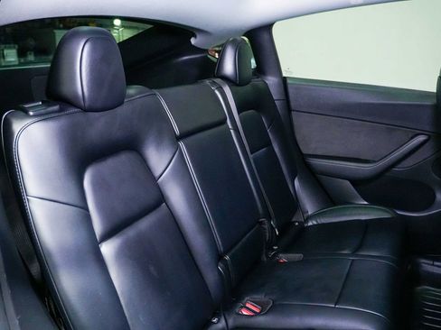 Used 2021 Tesla Model Y Long Range AWD/4WD image 21