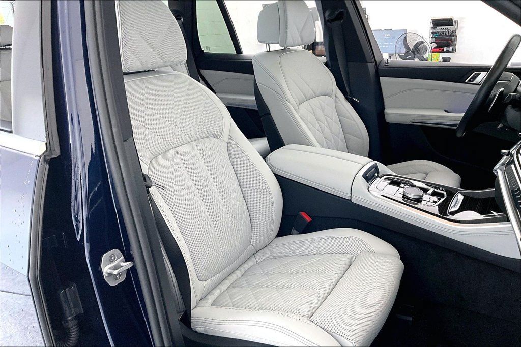 Used 2026 BMW X5 xDrive40i AWD/4WD image 8