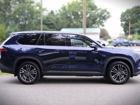Used 2025 Toyota Grand Highlander AWD Hybrid image 4