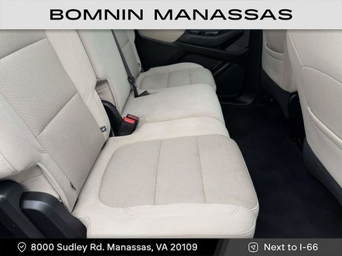 Used 2022 Chevrolet Traverse LS image 10