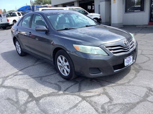 Used 2010 Toyota Camry LE FWD image 2