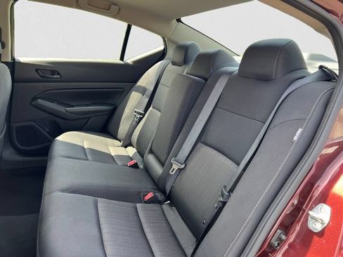 Used 2024 Nissan Altima 2.5 SV FWD image 13