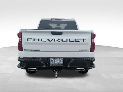 Used 2025 Chevrolet Silverado 1500 Custom Trail Boss w/ LPO, Dark Essentials Package AWD/4WD image 4