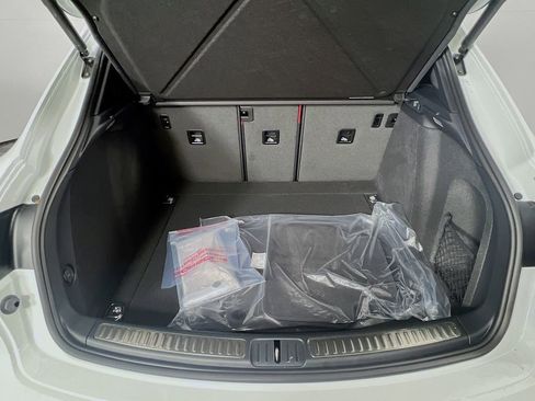 New 2026 Porsche Macan S image 28