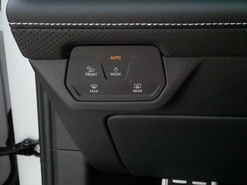 Certified 2026 Volkswagen Atlas SEL Premium R-Line AWD/4WD image 27