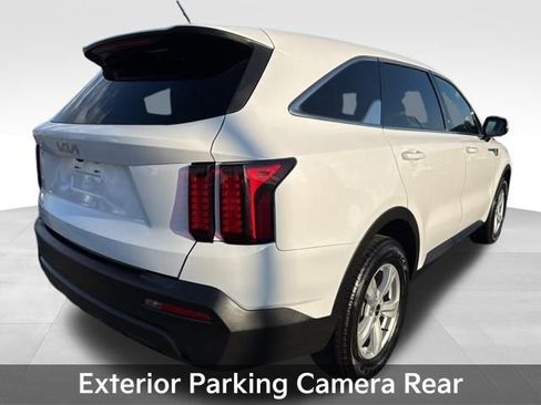 Used 2023 Kia Sorento LX image 10