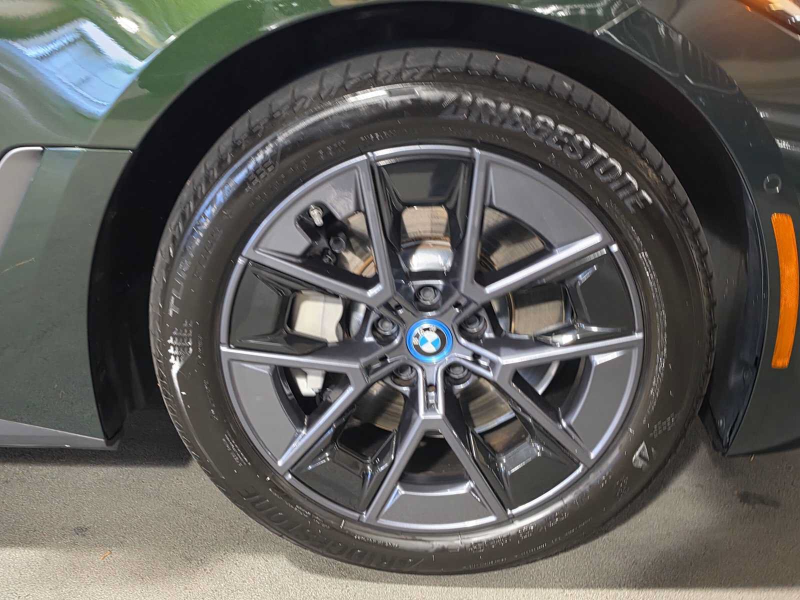 Used 2023 BMW i4 eDrive40 w/ Premium Package RWD image 9