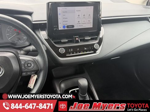 Used 2025 Toyota Corolla LE image 17