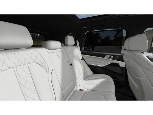New 2026 BMW X5 M60i image 12