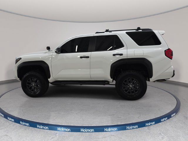 Used 2025 Toyota 4Runner SR5 AWD/4WD image 9