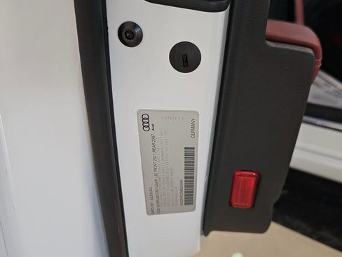 Used 2021 Audi S6 Premium Plus w/ S Sport Package image 8