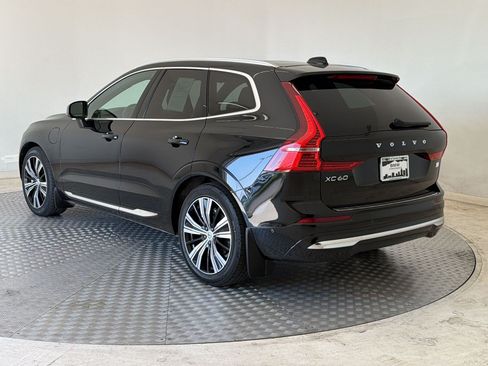Used 2022 Volvo XC60 T8 Inscription AWD/4WD image 3