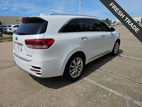 Used 2018 Kia Sorento SX image 4