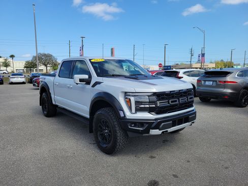 Used 2025 Ford F150 Raptor image 4
