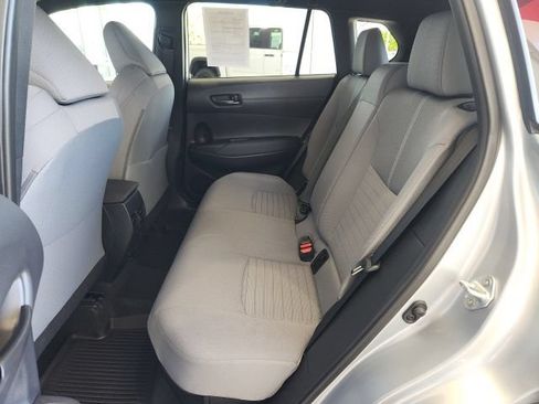 Used 2024 Toyota Corolla Cross AWD Hybrid w/ Moonroof Package image 16