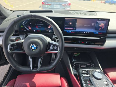 Used 2026 BMW 530i xDrive w/ M Sport Package AWD/4WD image 5