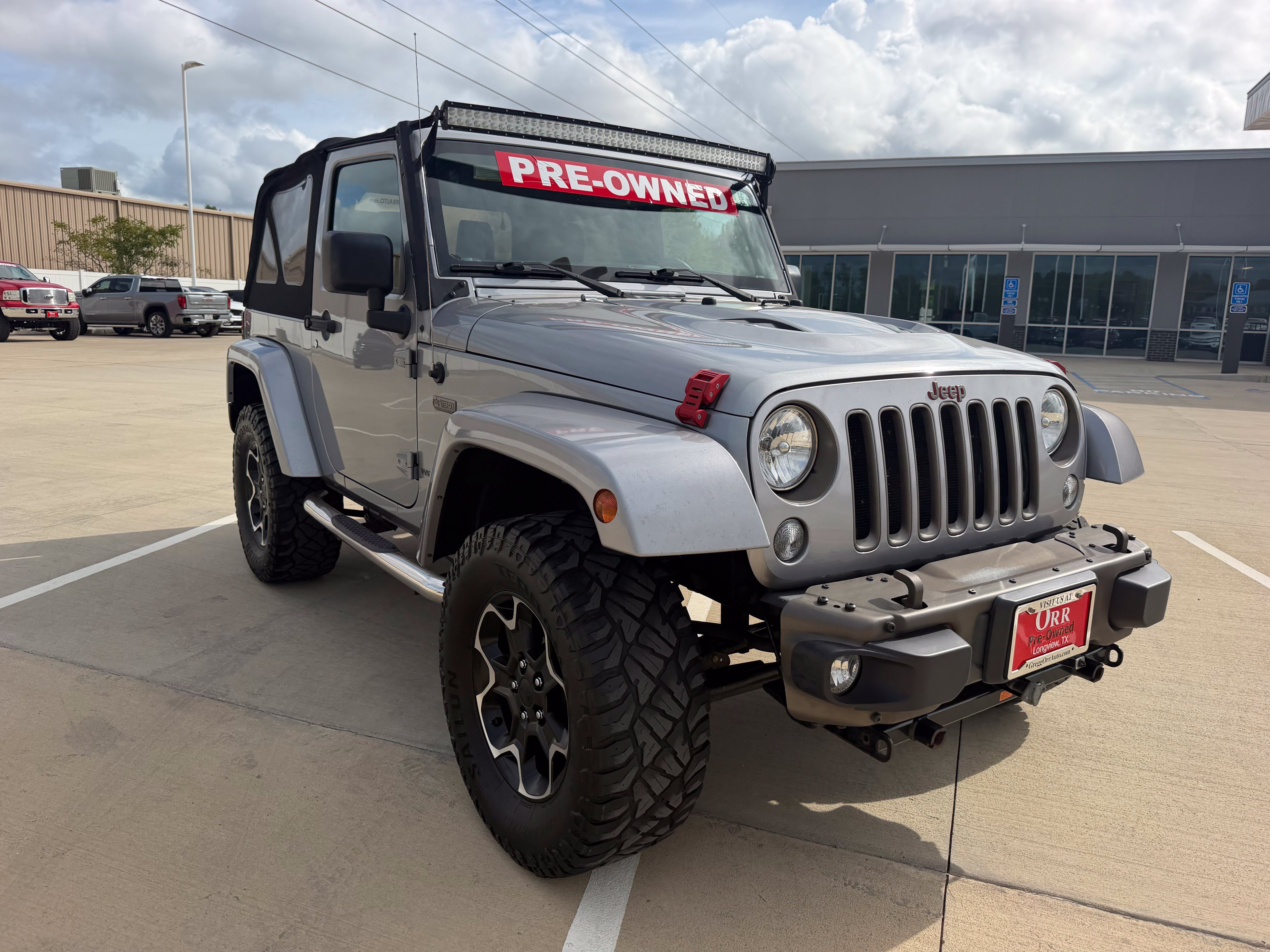 Used 2016 Jeep Wrangler Sahara AWD/4WD image 4