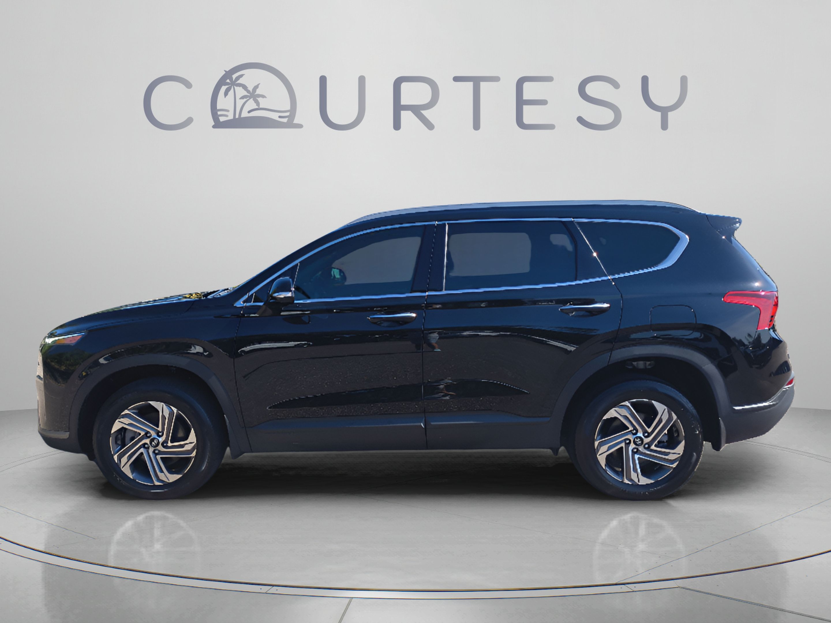 Used 2023 Hyundai Santa Fe SEL AWD/4WD image 2