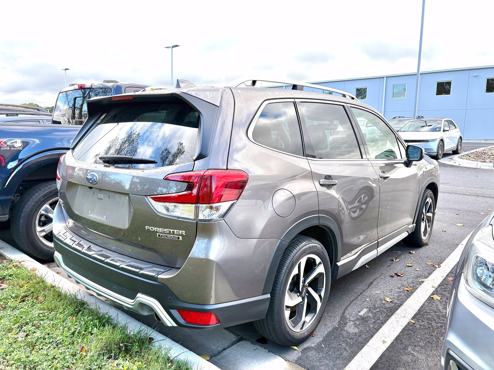 Used 2023 Subaru Forester Touring w/ Popular Package #3 AWD/4WD image 6