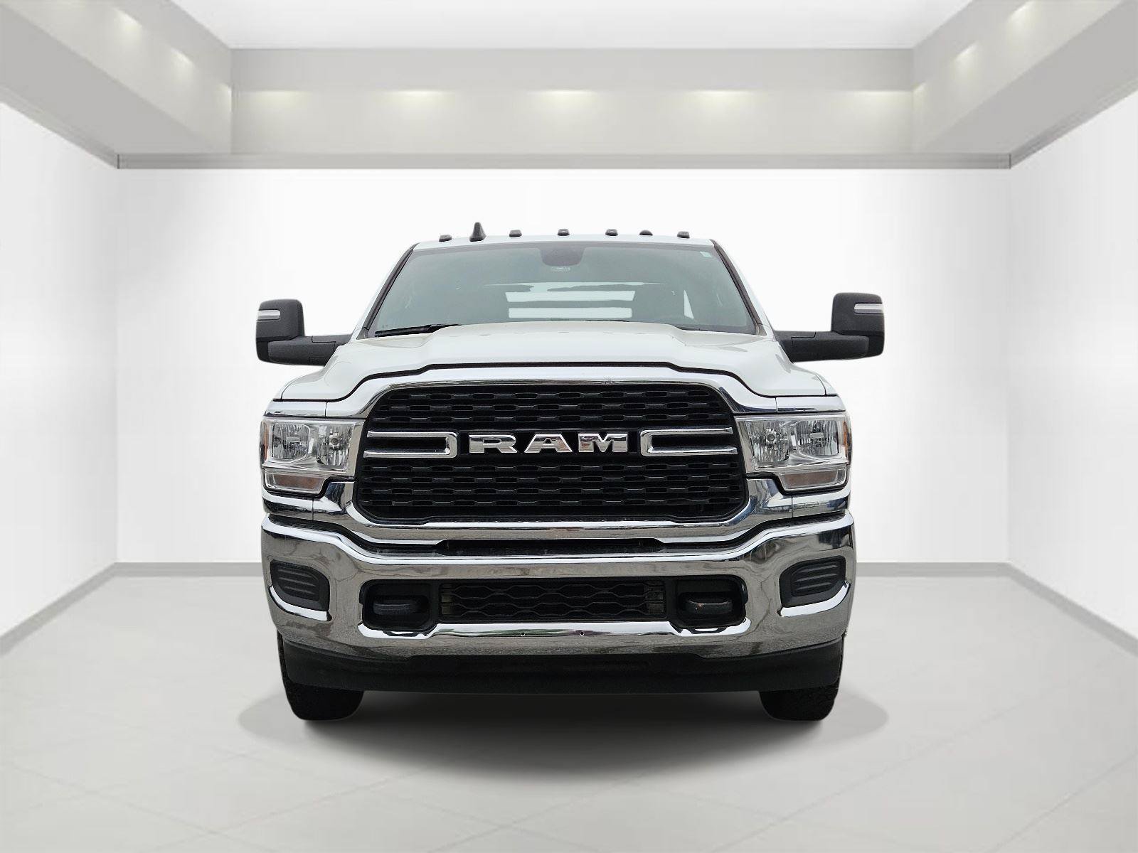 Used 2024 RAM 3500 SLT w/ Quick Order Package 2YG SLT AWD/4WD image 2