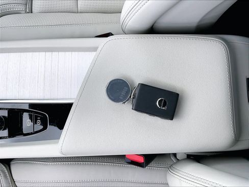 New 2026 Volvo XC60 T8 Ultra w/ Climate Package AWD/4WD image 34