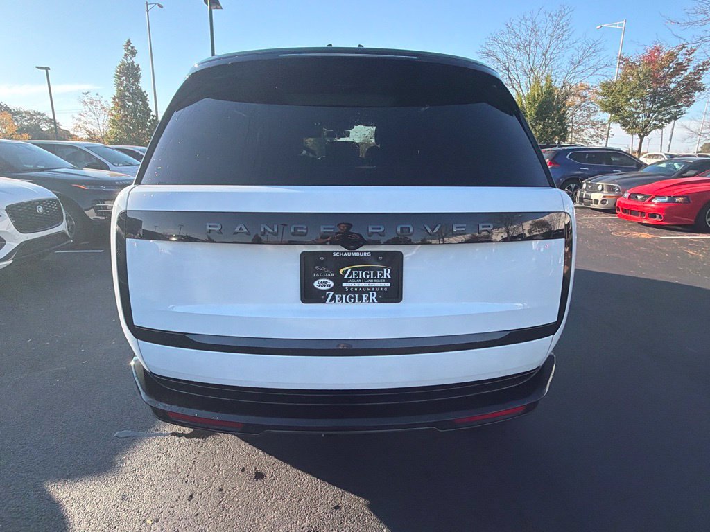Used 2025 Land Rover Range Rover Long Wheelbase SE AWD/4WD image 4